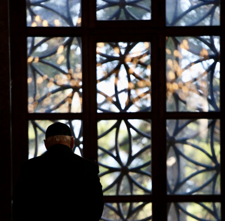 [Meditation Q&A] How is being undistracted different from zoning out?
